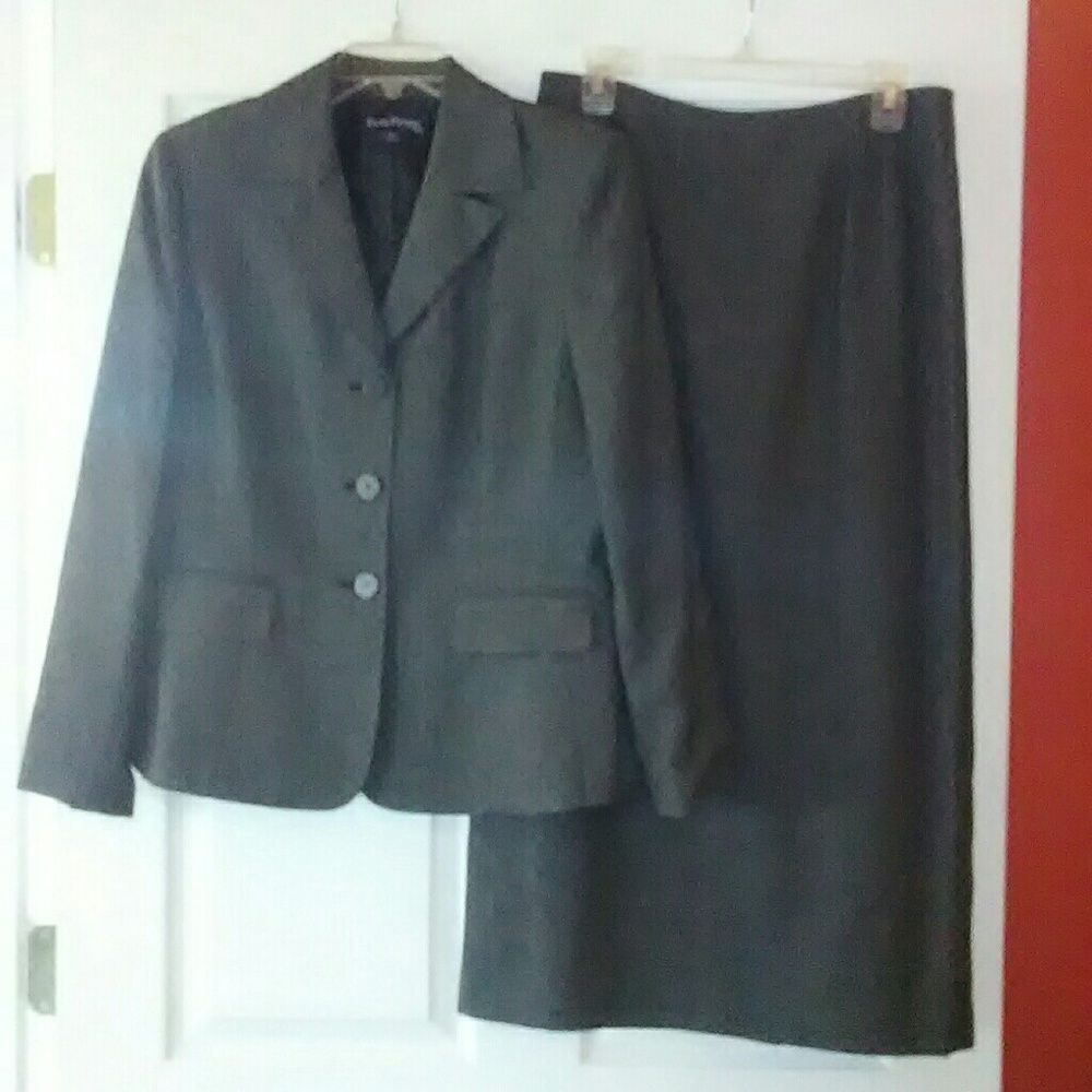1126 EVAN PICONE 2 Pc. Suit